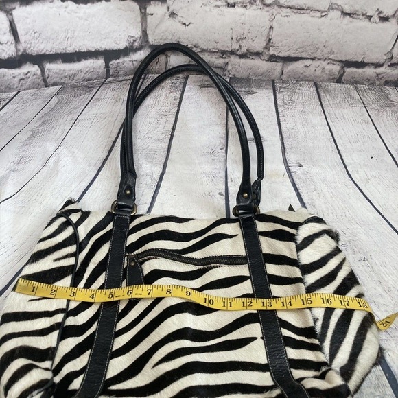 Not‎ available - Picture 10 of 12